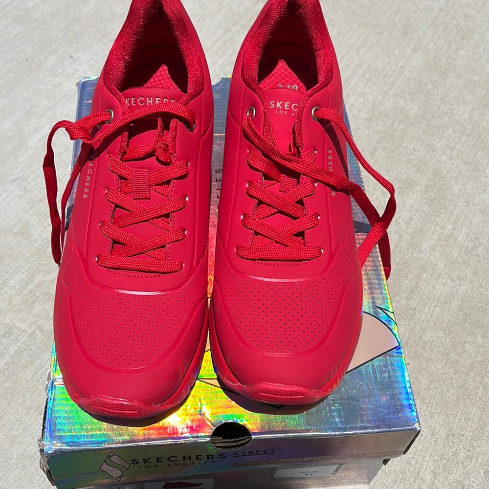 Sketchers red high tops! Size 10